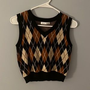 SHEIN Girls brown & black vest! 🥥
